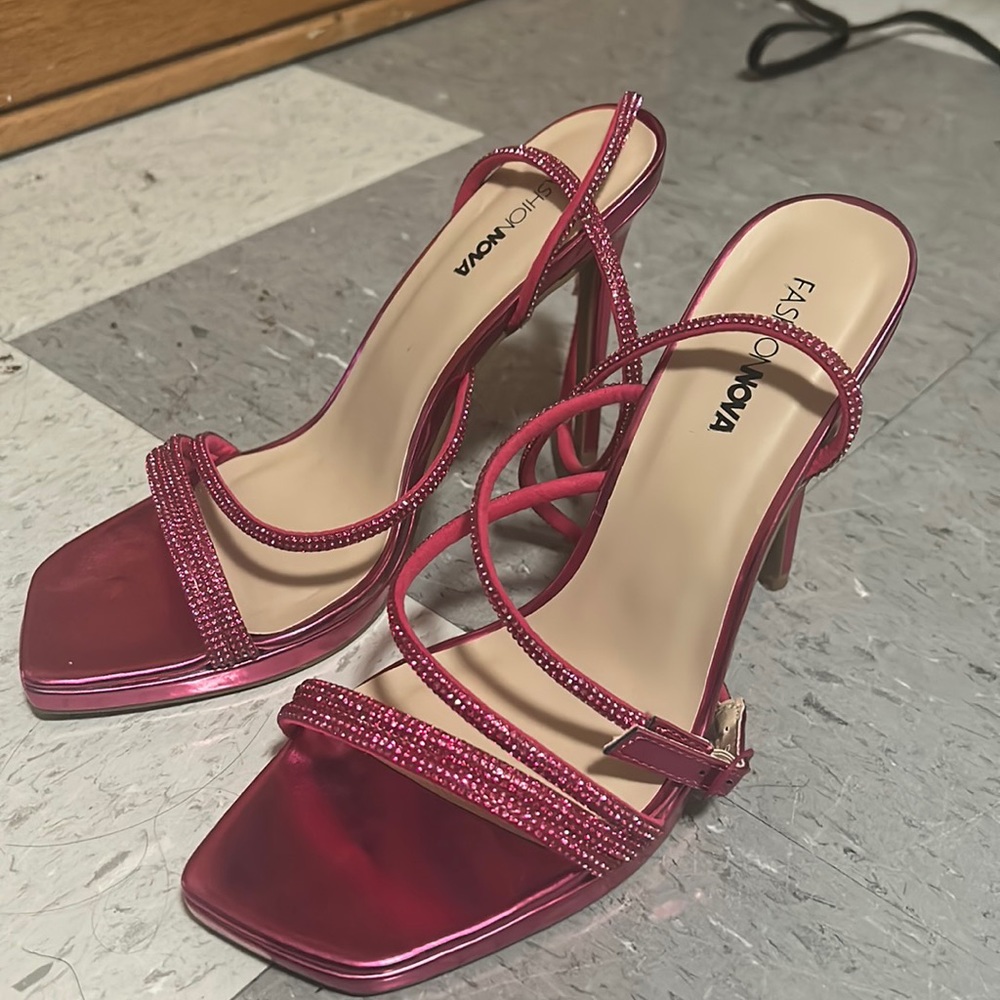 Brand new fresh out of the box size 11 fashion nova heals